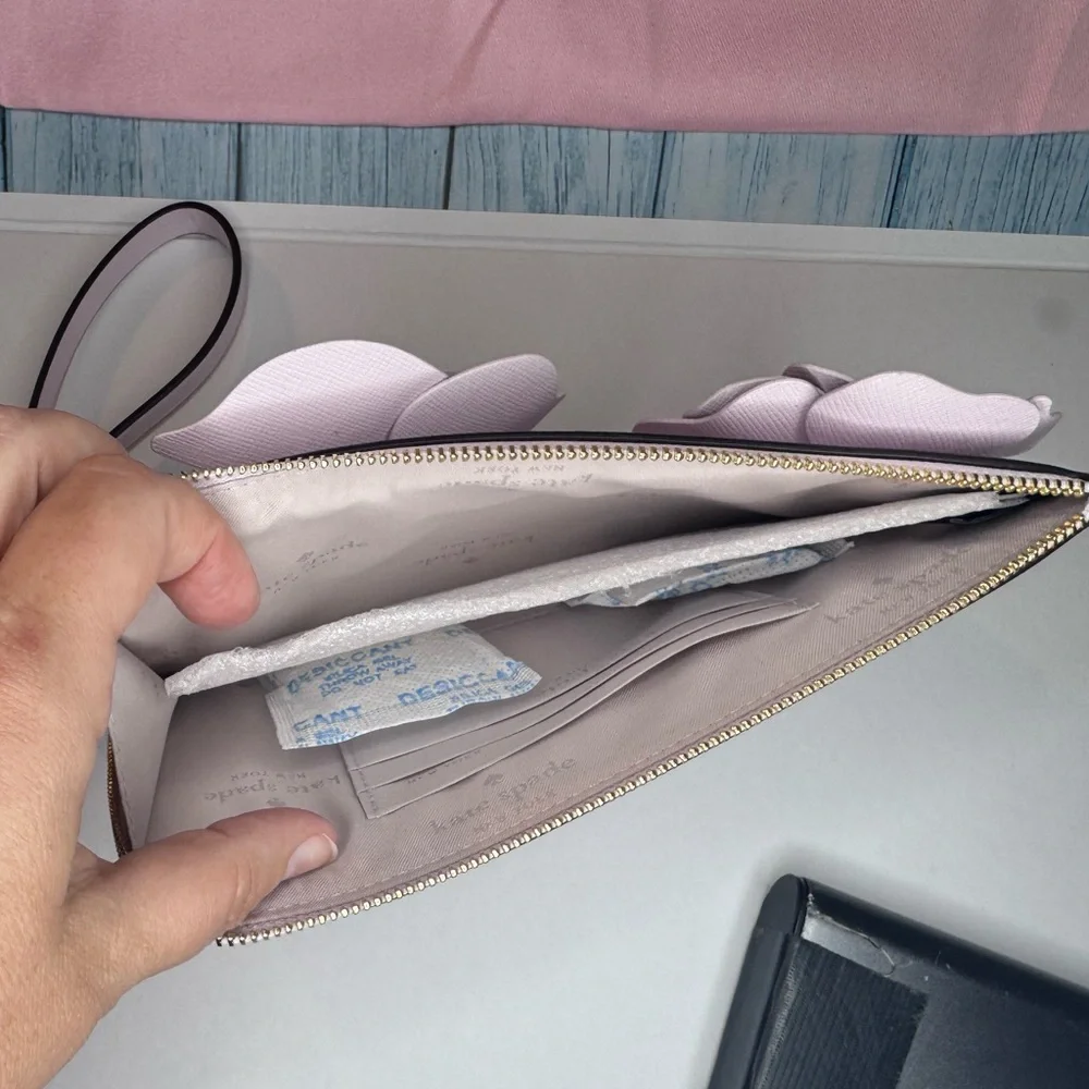 Kate Spade 3D Flora Flower Medium L-Zip Wristlet Pale Amethyst - KK972 MSRP $179 - Picture 6 of 16